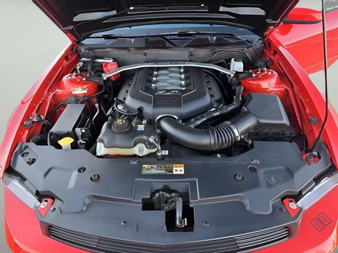 Used 2011 Ford Mustang GT Premium w/ Comfort Pkg RWD image 12