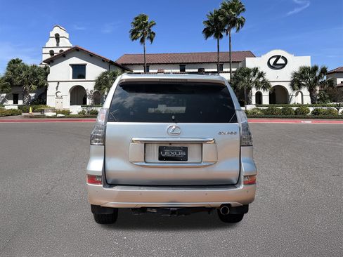 Used 2018 Lexus GX 460 Premium AWD/4WD image 3