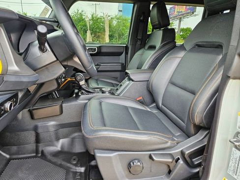 Used 2024 Ford Bronco Badlands AWD/4WD image 16