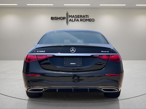 Used 2023 Mercedes-Benz S 580 4MATIC Sedan w/ AMG Line image 4
