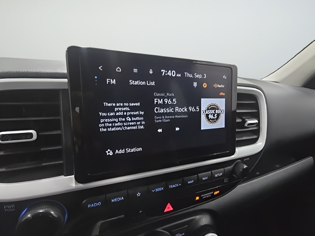 Used 2022 Hyundai Venue Limited FWD image 30