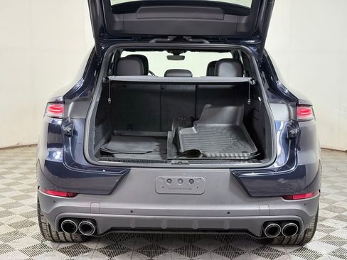 Used 2024 Porsche Cayenne Coupe AWD/4WD image 6