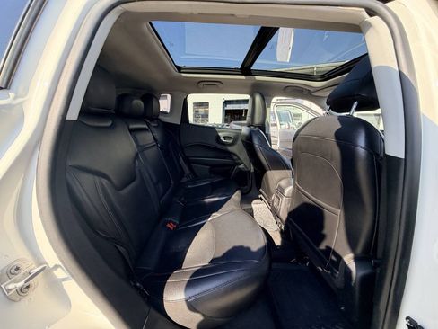 Used 2018 Jeep Compass Sport FWD image 13