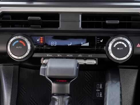 Certified 2025 Toyota Tacoma TRD Sport AWD/4WD image 36