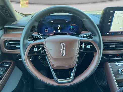 Used 2025 Lincoln Aviator Reserve w/ Equipment Group 201A AWD/4WD image 11