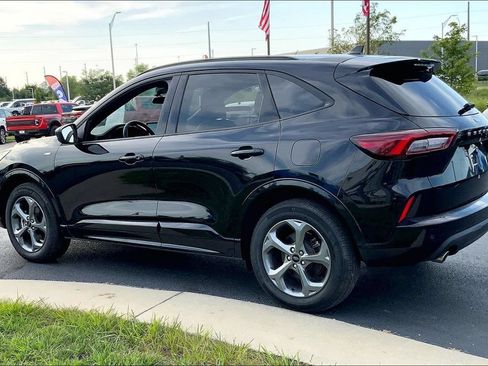Used 2024 Ford Escape ST-Line w/ Tech Pack #1 AWD/4WD image 2
