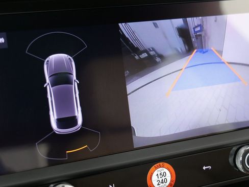 Used 2025 Porsche Macan image 64