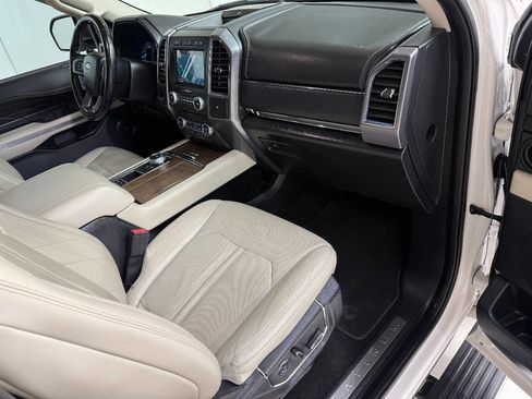 Used 2018 Ford Expedition Platinum RWD image 36