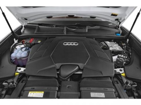 Used 2025 Audi Q8 Premium Plus image 12