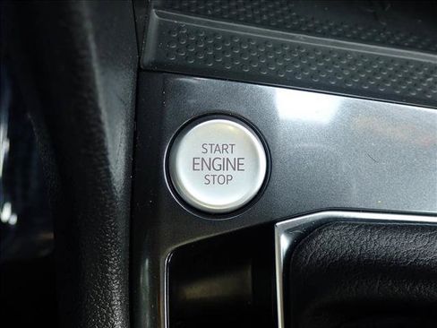 Used 2024 Volkswagen Tiguan SE AWD/4WD image 25
