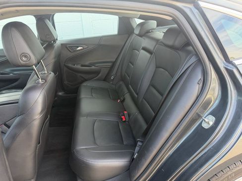 Used 2016 Chevrolet Malibu LT w/ Leather Package FWD image 14