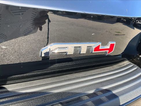 Used 2023 GMC Yukon XL AT4 w/ AT4 Premium Plus Package image 9