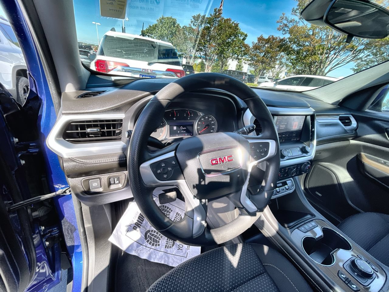 Used 2023 GMC Acadia SLE w/ Driver Convenience Package AWD/4WD image 10