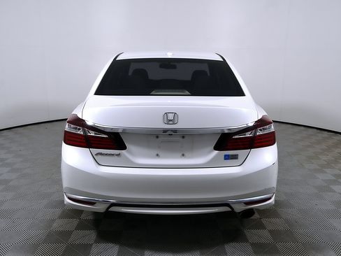 Used 2017 Honda Accord EX-L image 8