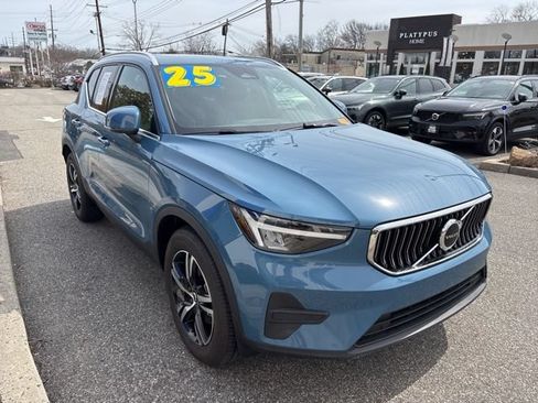Used 2025 Volvo XC40 B5 Core AWD/4WD image 7