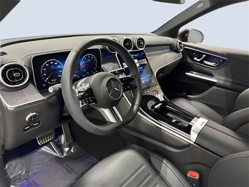 Used 2025 Mercedes-Benz GLC 300 4MATIC image 14