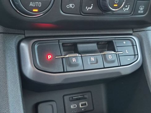 Used 2023 GMC Acadia AT4 AWD/4WD image 18