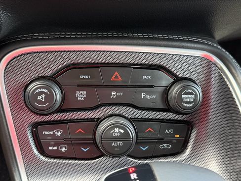 Used 2016 Dodge Challenger R/T Scat Pack RWD image 24