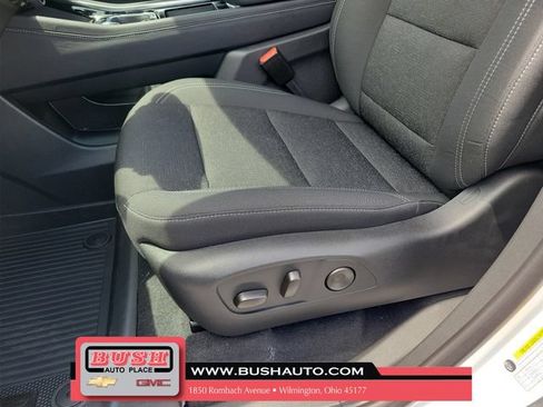 New 2026 Chevrolet Traverse LT w/ Driver Confidence Package FWD image 17