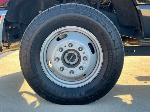 Used 2024 Ford F350 XLT image 8