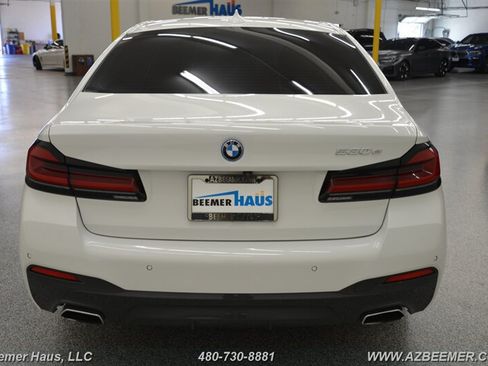 Used 2023 BMW 530e w/ M Sport Package RWD image 12