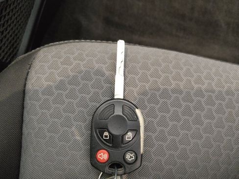 Used 2017 Ford Escape SE w/ Equipment Group 201A FWD image 32