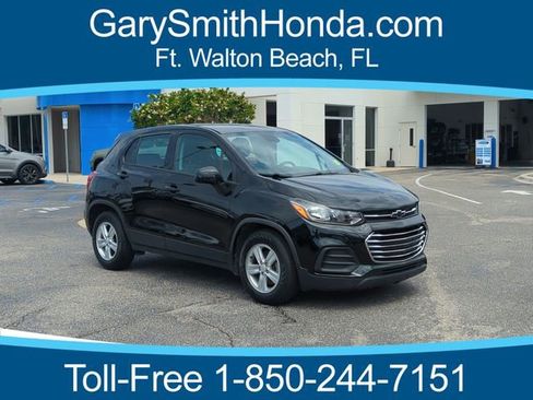 Used 2020 Chevrolet Trax LS FWD image 1