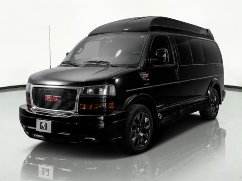 Used 2023 GMC Savana 2500 image 22