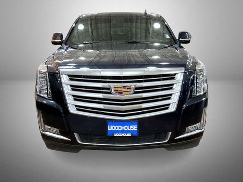 Used 2017 Cadillac Escalade Platinum image 2