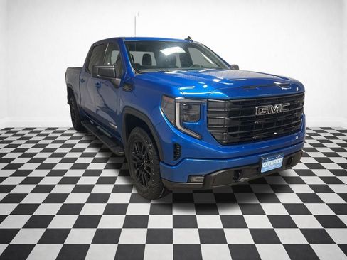 Certified 2022 GMC Sierra 1500 Elevation w/ LPO, Elevation Black Package image 1