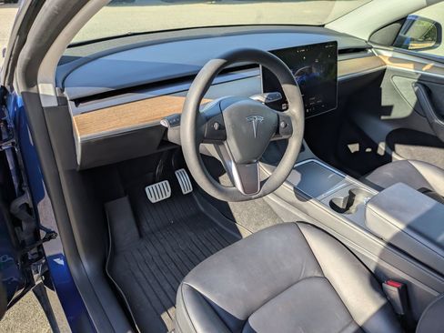 Used 2023 Tesla Model Y Long Range AWD/4WD image 14