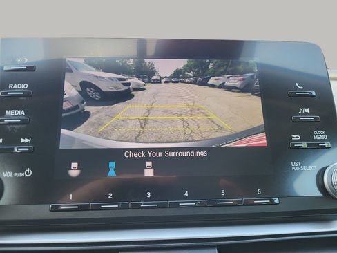 Used 2018 Honda Accord LX image 27