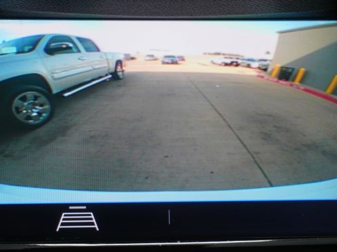 Used 2020 Chevrolet Trax LT w/ LT Convenience Package image 17