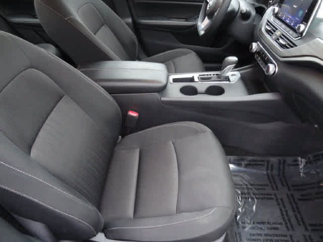 Used 2025 Nissan Altima 2.5 SV FWD image 13