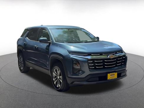 Used 2025 Chevrolet Equinox LT FWD image 3