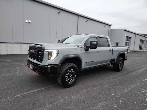 Used 2024 GMC Sierra 2500 AT4X image 1