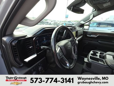 Used 2024 Chevrolet Silverado 1500 RST w/ Z71 Off-Road Package AWD/4WD image 15