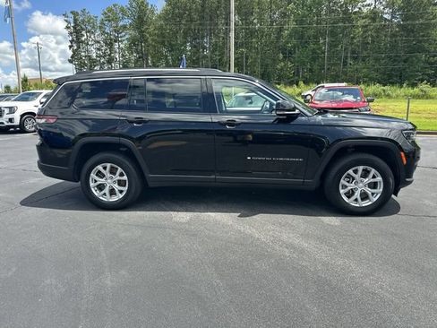 Used 2023 Jeep Grand Cherokee L Limited AWD/4WD image 9