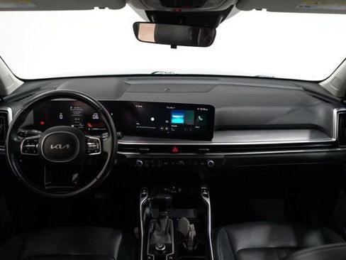 Used 2024 Kia Sorento S image 15