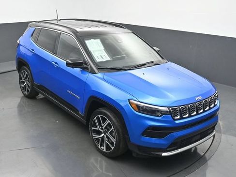 Used 2025 Jeep Compass Limited w/ Elite Group AWD/4WD image 42