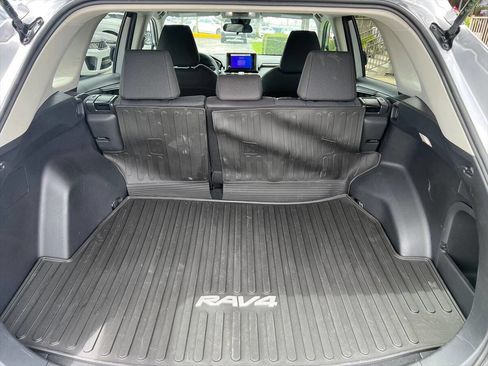 Used 2024 Toyota RAV4 LE image 10