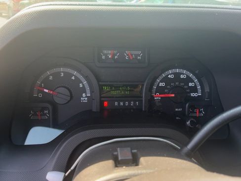 Used 2013 Ford E-350 and Econoline 350 XLT image 11