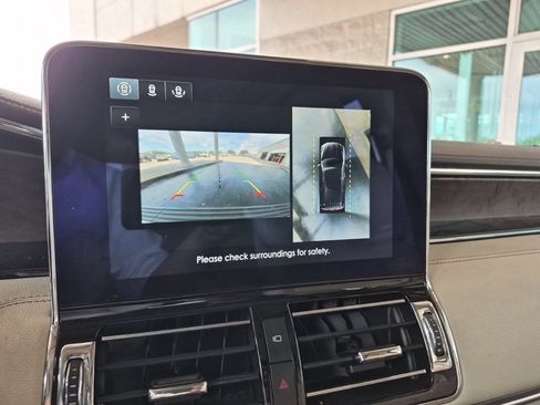 Used 2020 Lincoln Navigator Reserve w/ Luxury Package RWD image 21