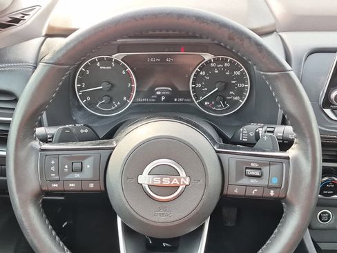 Used 2022 Nissan Rogue SV w/ SV Premium Package image 16