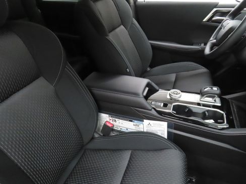 New 2026 Mitsubishi Outlander ES image 25