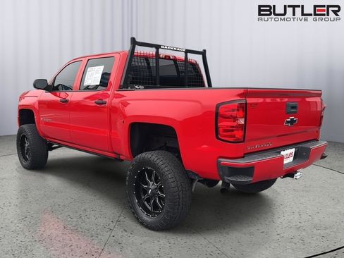 Used 2018 Chevrolet Silverado 1500 Custom w/ Custom Value Package image 3