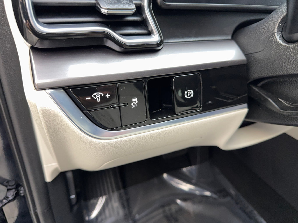 Used 2024 Kia Sportage EX FWD image 55