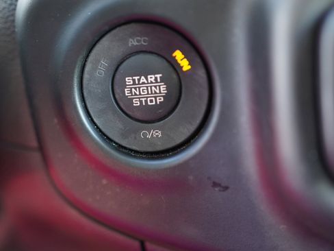 Used 2022 Jeep Gladiator Willys image 44