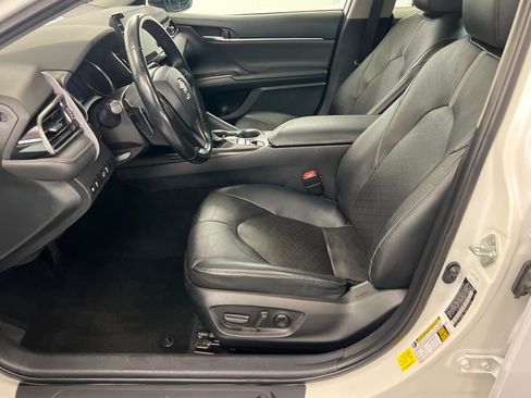 Used 2021 Toyota Camry XSE w/ Carpet Mat Package (TMS) FWD image 17