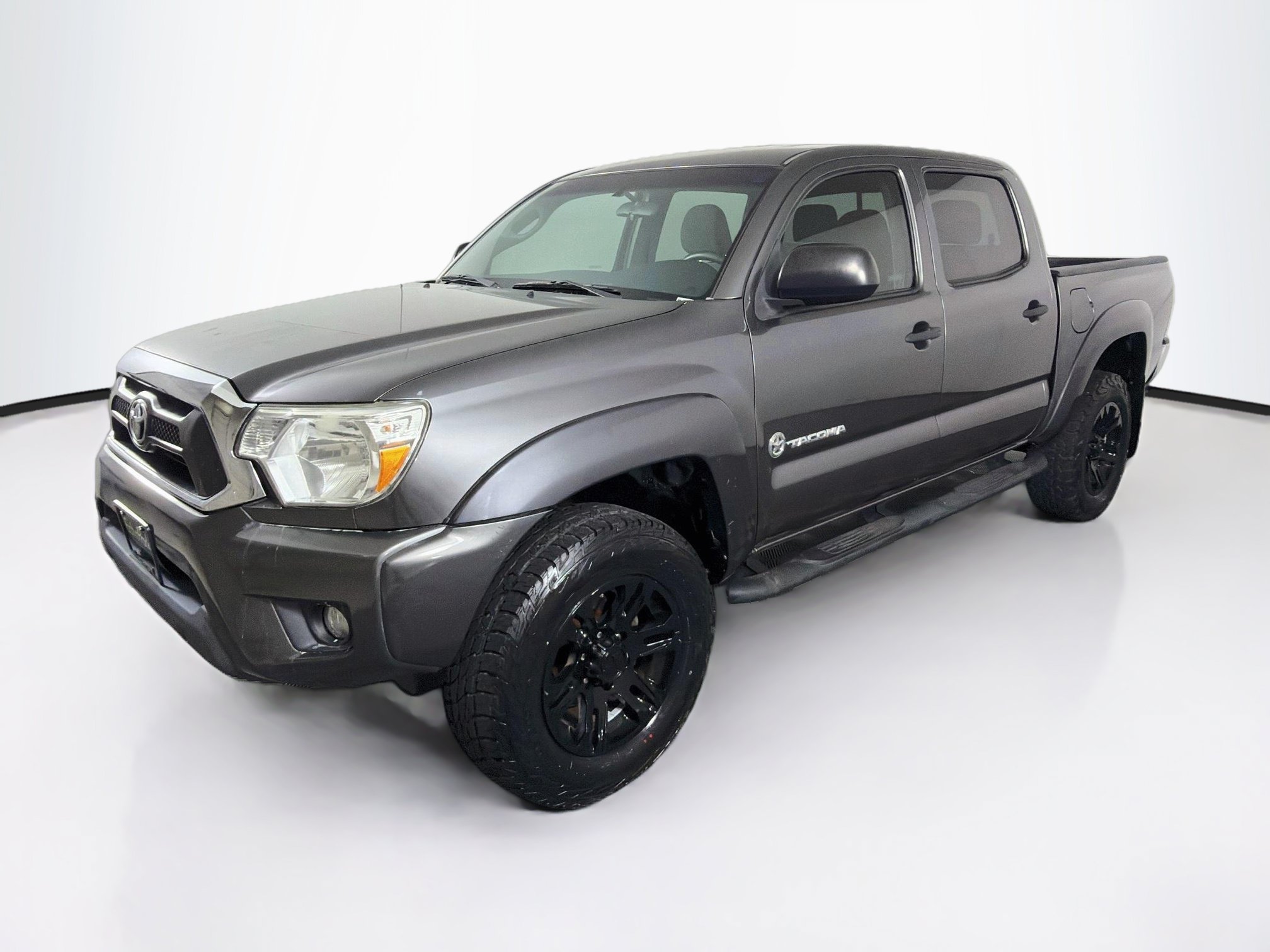 Used 2015 Toyota Tacoma PreRunner w/ SR5 Package RWD image 3